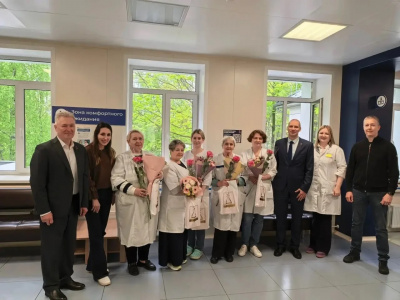 Депутаты поздравили медицинских сестёр с профессиональным праздником