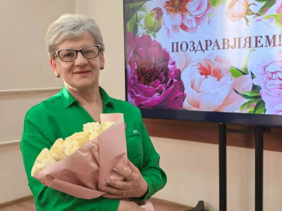Депутаты поздравили Надежду Гаврилову с Днём рождения 