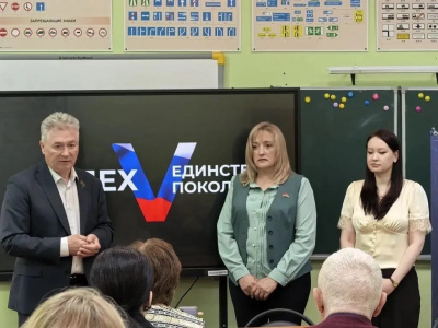 Депутаты продолжают встречи с коллективами образовательных учреждений