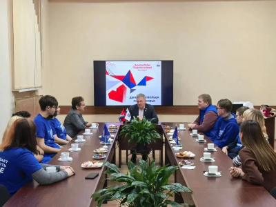 Депутаты наградили активистов Молодой Гвардии в честь Дня добровольца Подмосковья